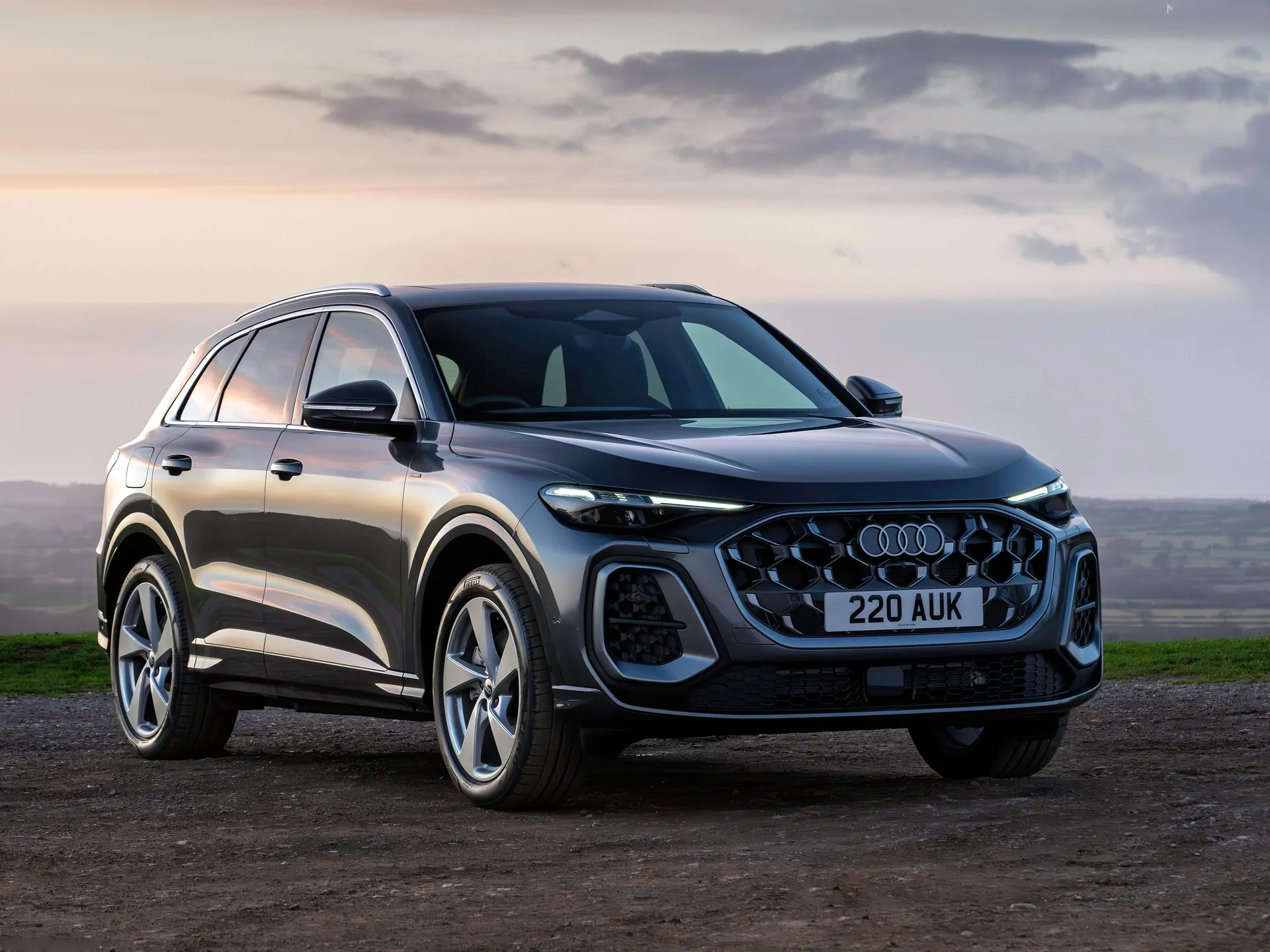Audi Q5 e-hybrid [UK] (2026)
