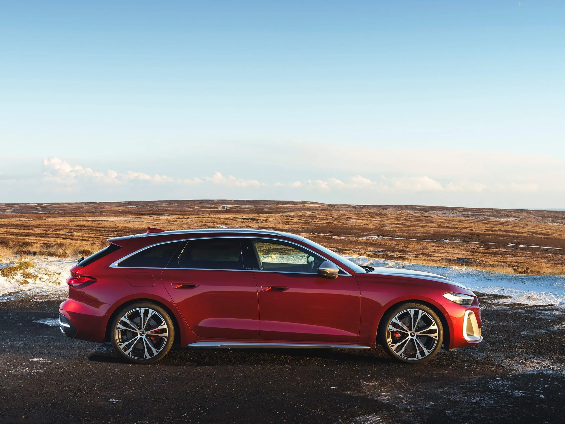 Audi S5 Avant [UK] (2025) – boční profil