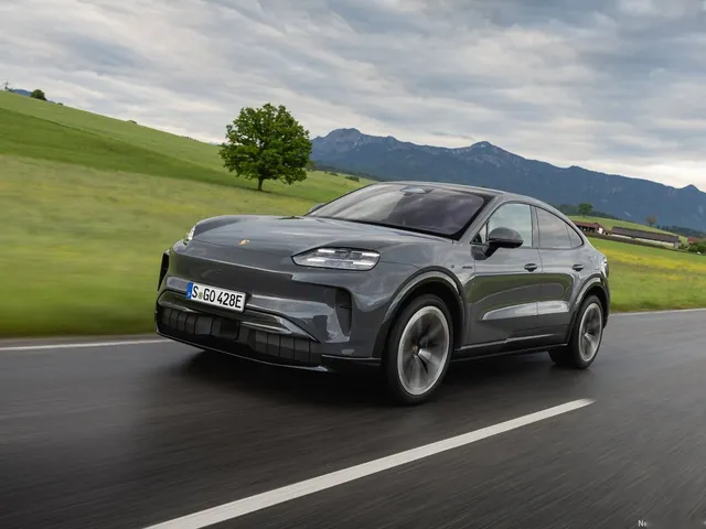 Porsche Cayenne Coupe Electric (2027)