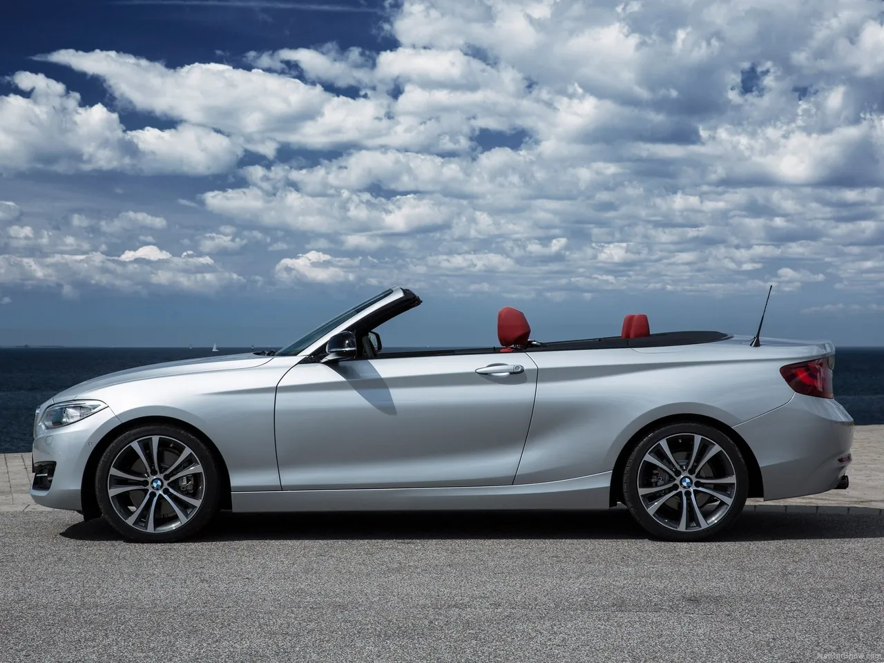 BMW 2-Series Convertible (2015) – boční profil