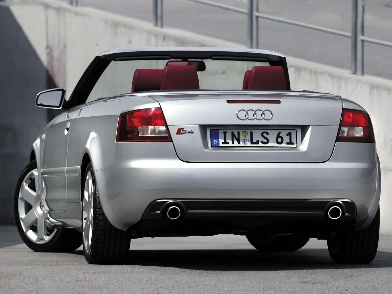 Audi S4 Cabriolet (2004) – zadní tříčtvrteční pohled