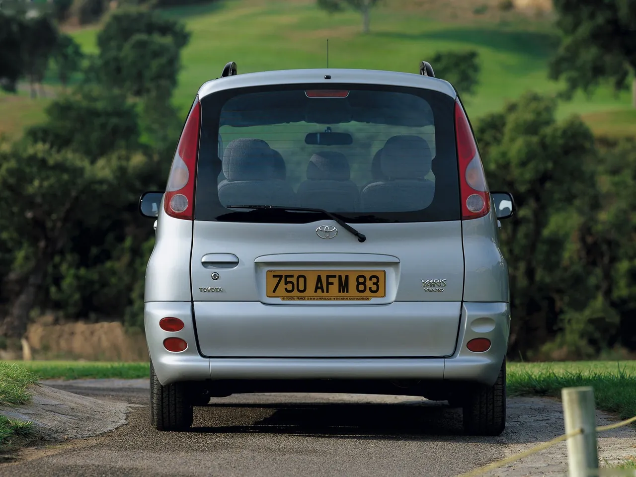 Toyota Yaris Verso (2000) - Rear