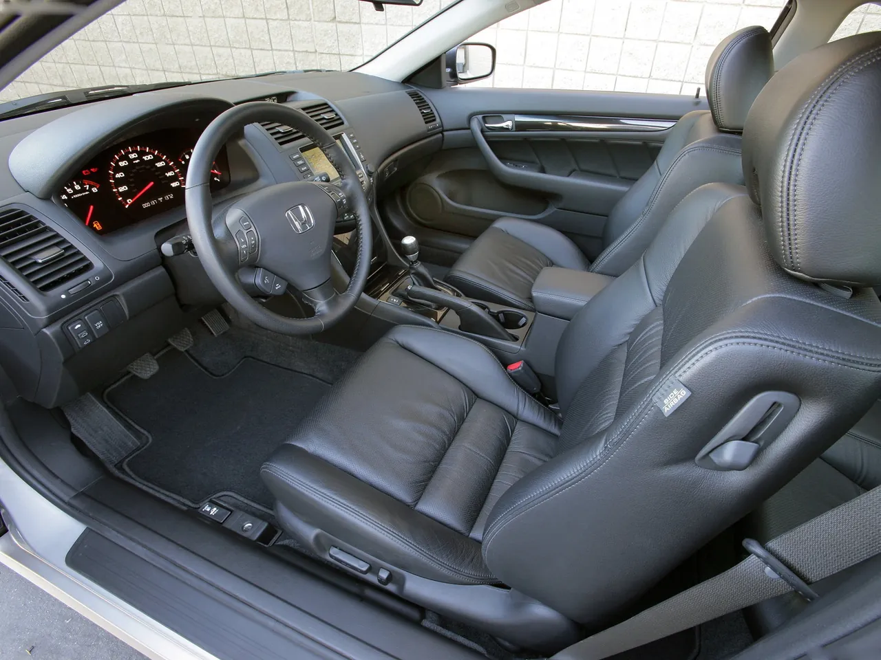 Honda Accord Coupe EX-L (2007) – interiér