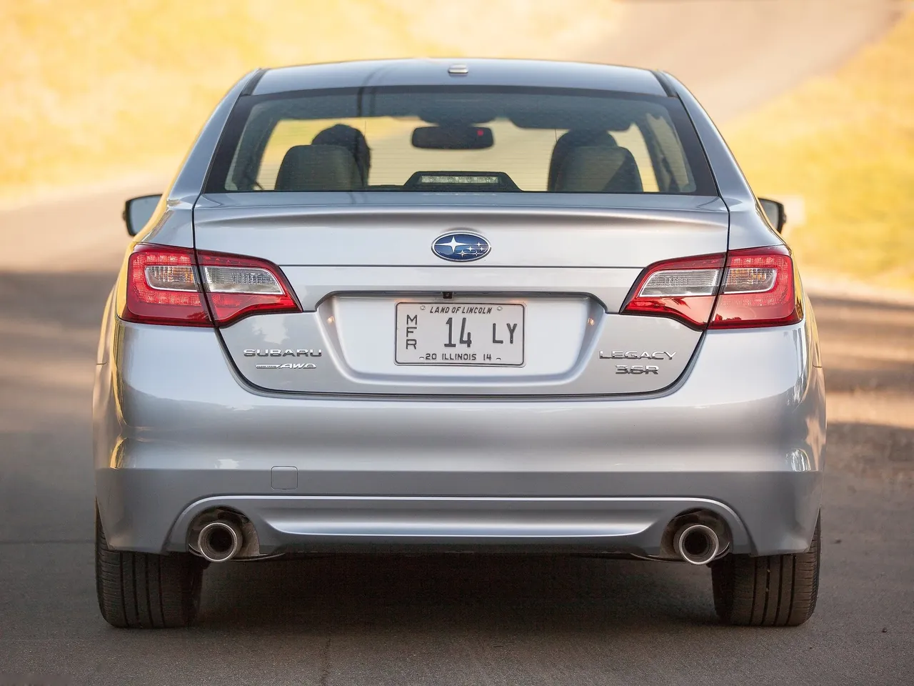 Subaru Legacy (2015) – zezadu