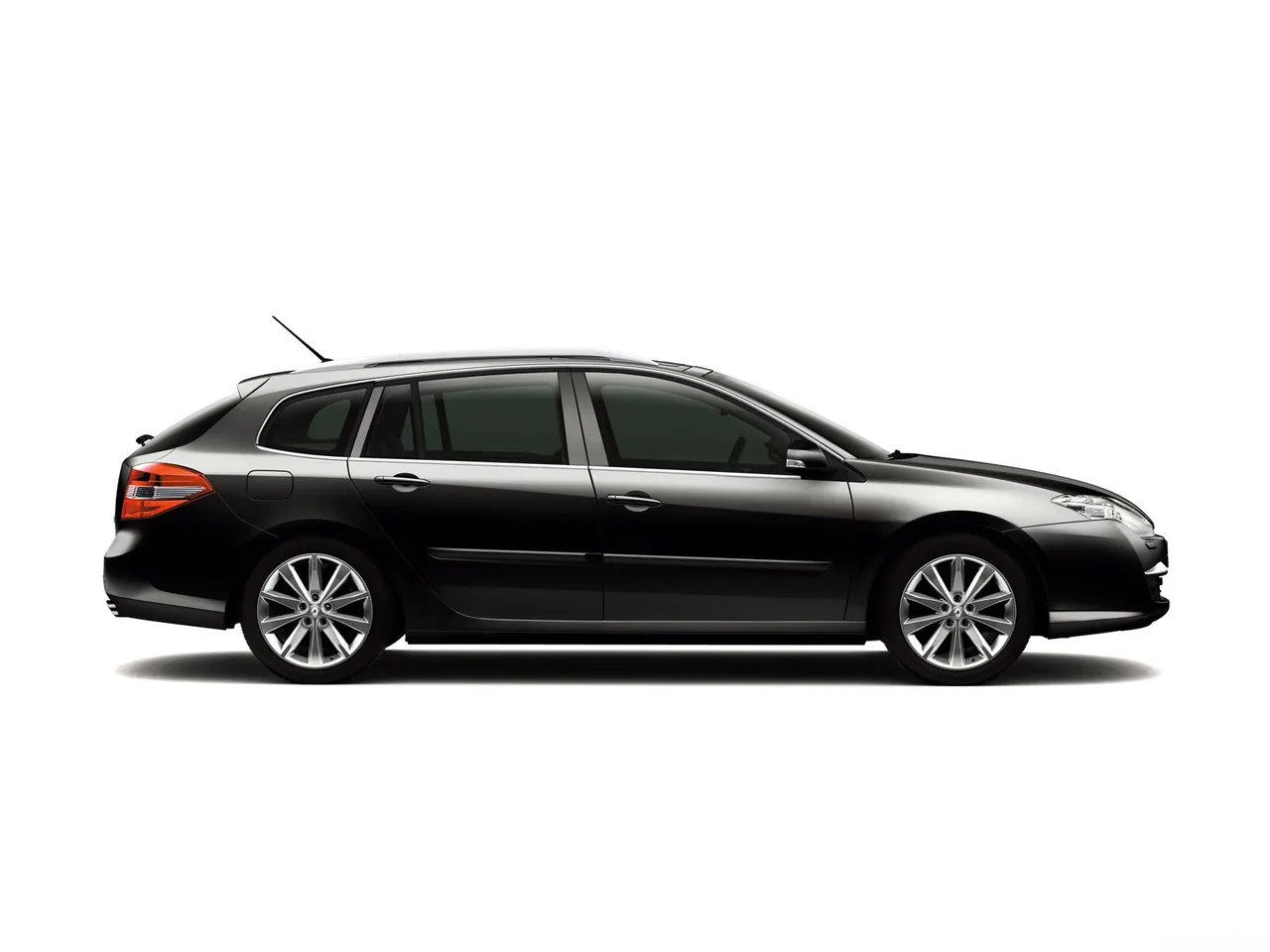 Renault Laguna Estate (2008) – boční profil