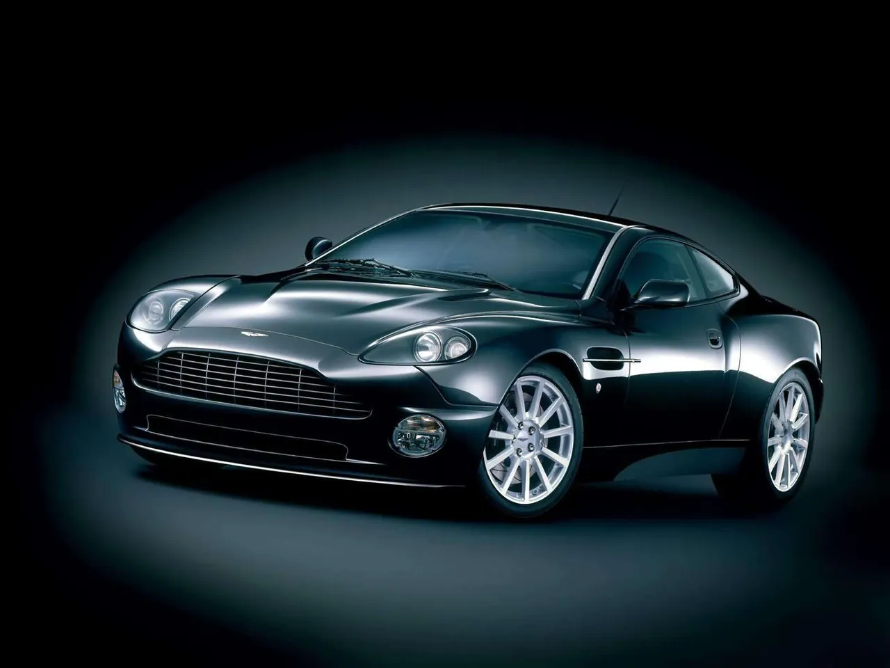 Aston Martin Vanquish S V12 (2004)