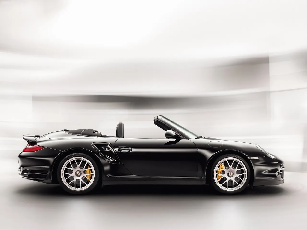 Porsche 911 Turbo S Cabriolet (2011) – boční profil