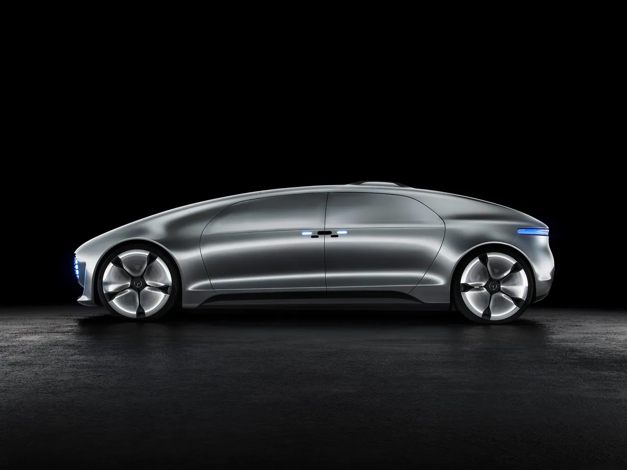 Mercedes-Benz F015 Luxury in Motion Concept (2015) – boční profil