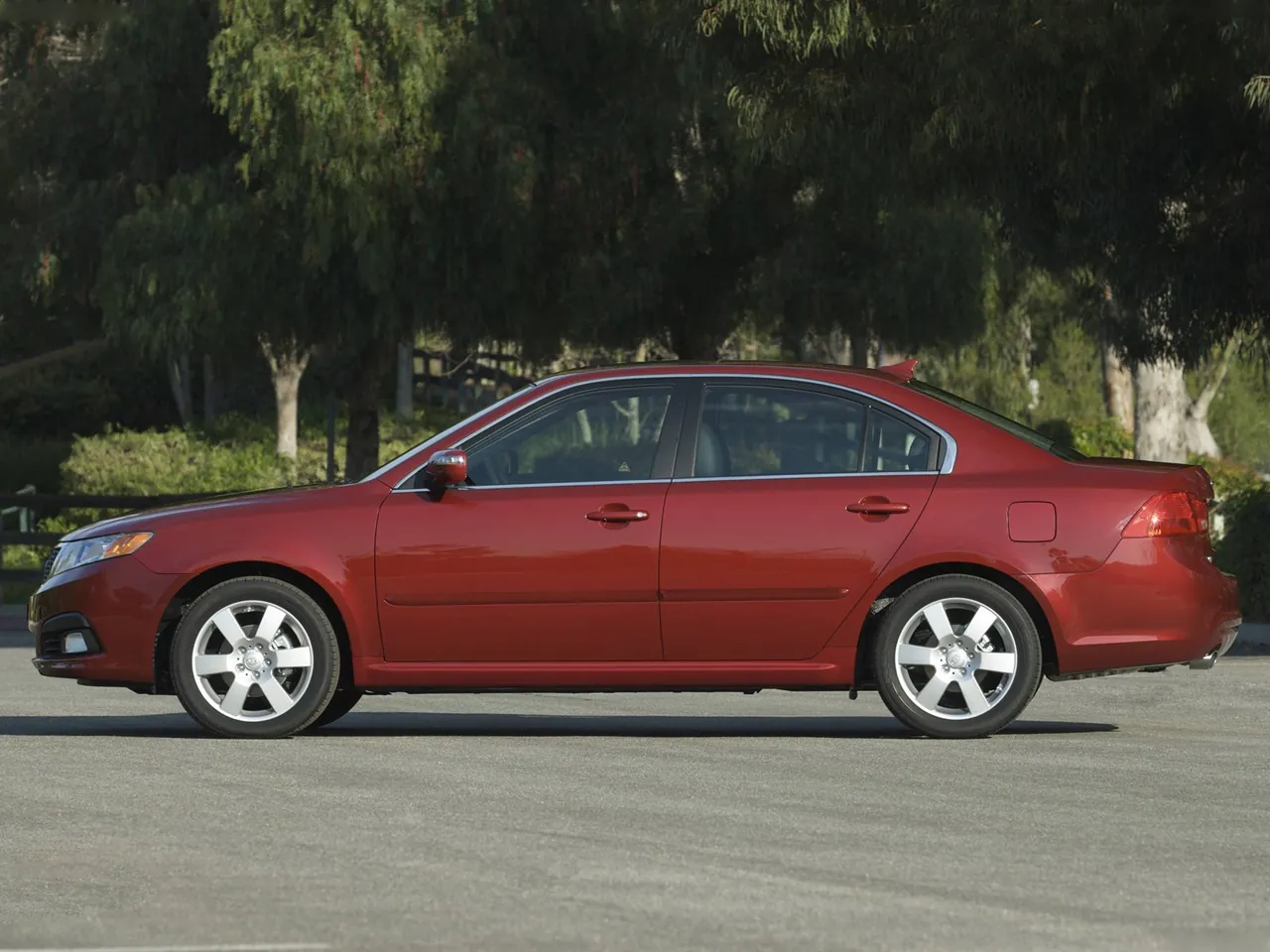 Kia Optima (2009) – boční profil