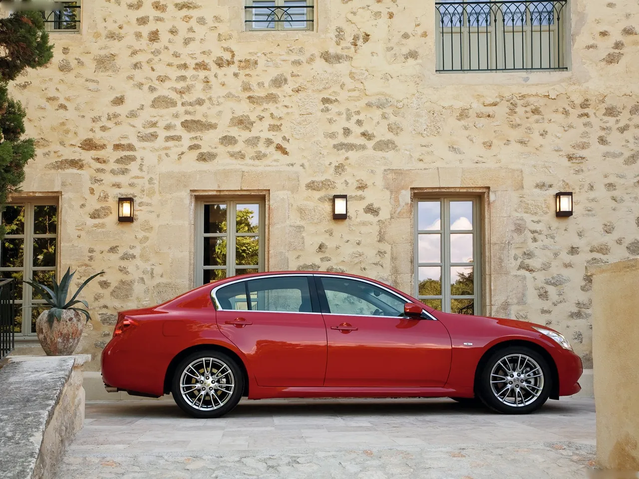 Infiniti G37 (2009) – boční profil
