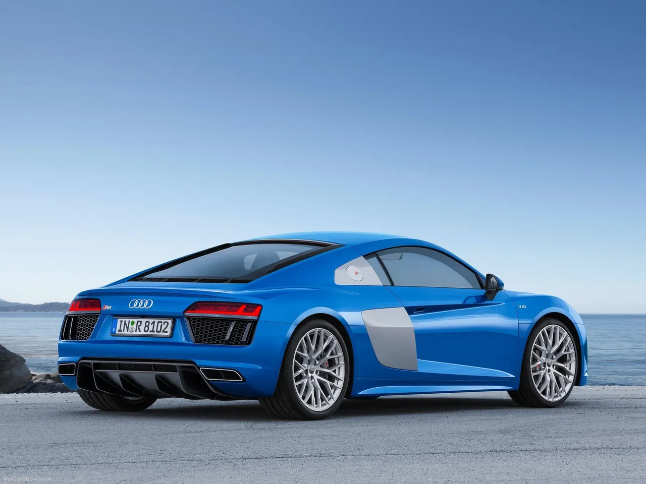 Audi R8 V10 (2016) – zadní tříčtvrteční pohled