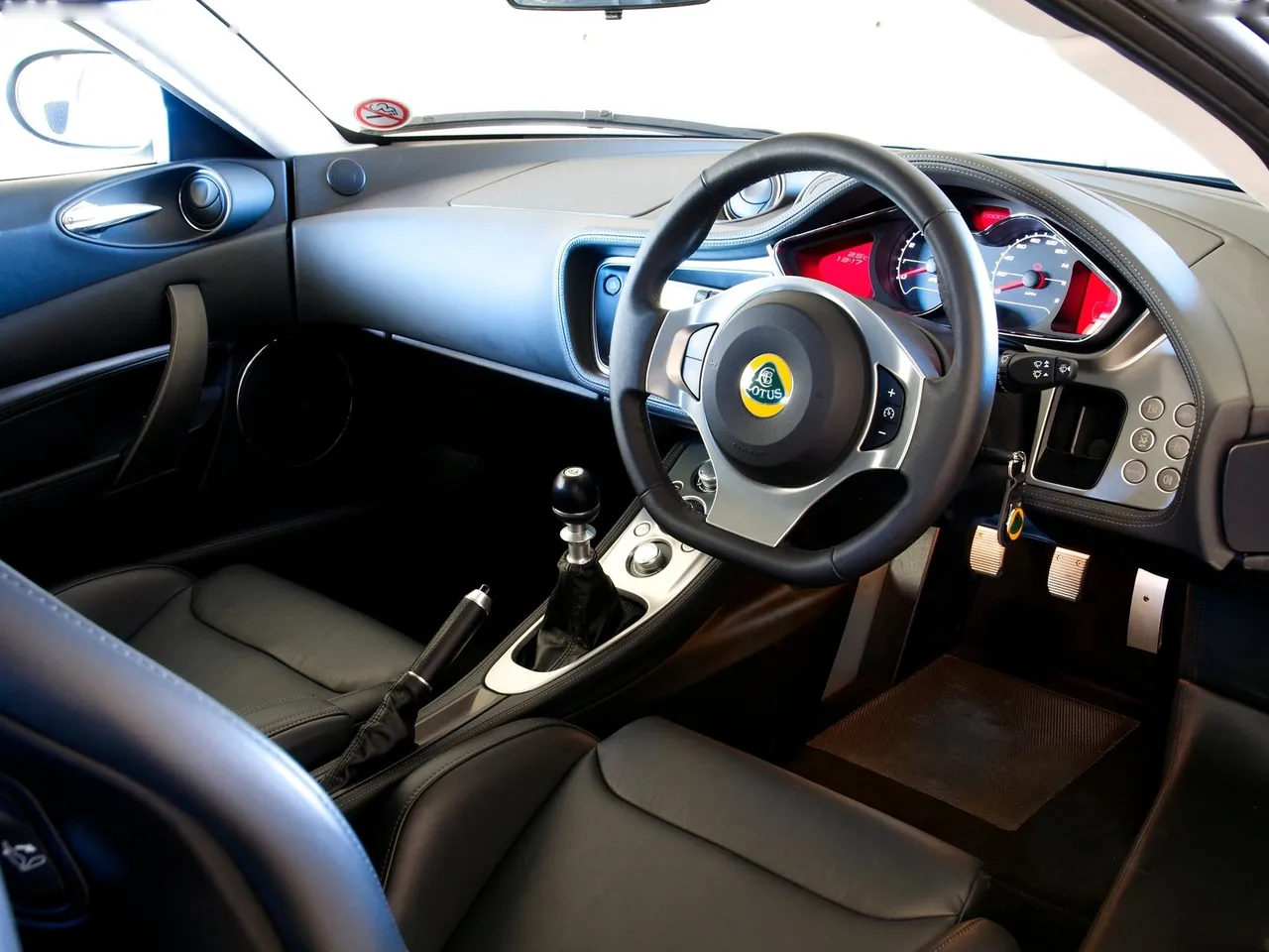 Lotus Evora S (2011) – interiér