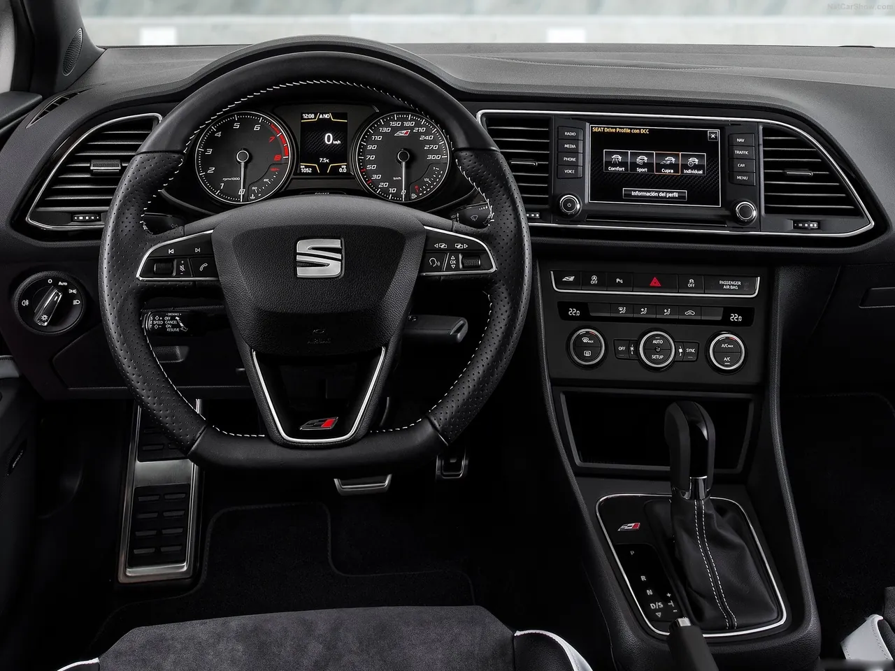 Seat Leon Cupra 290 (2016) – interiér