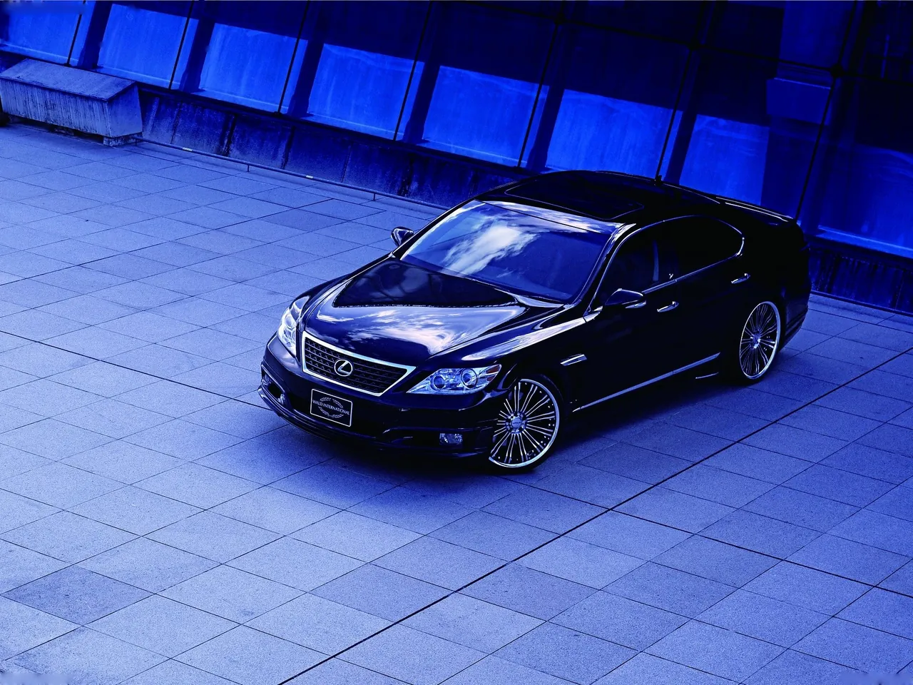 Wald Lexus LS460 (2010)
