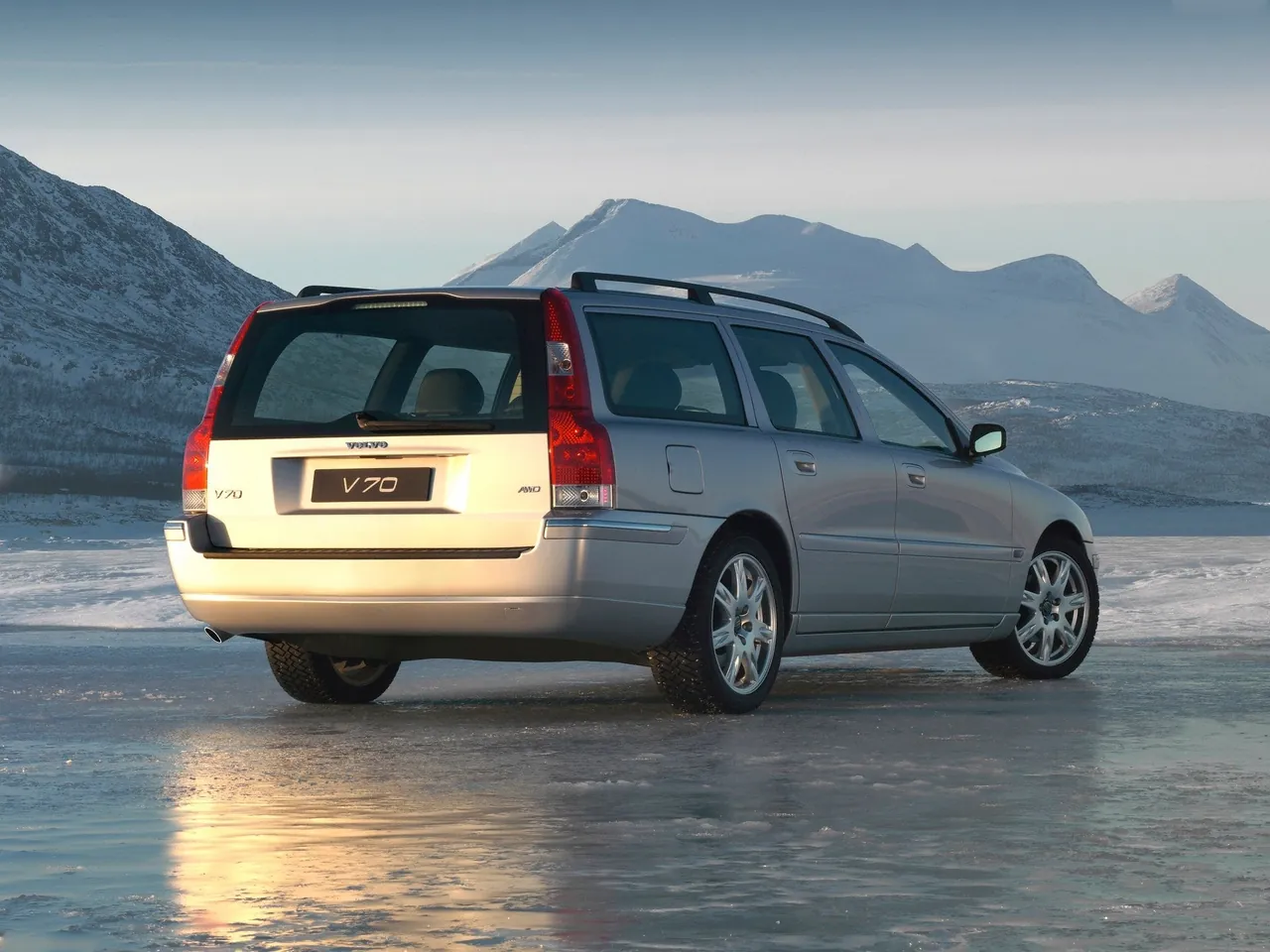 Volvo V70 (2007) – zadní tříčtvrteční pohled