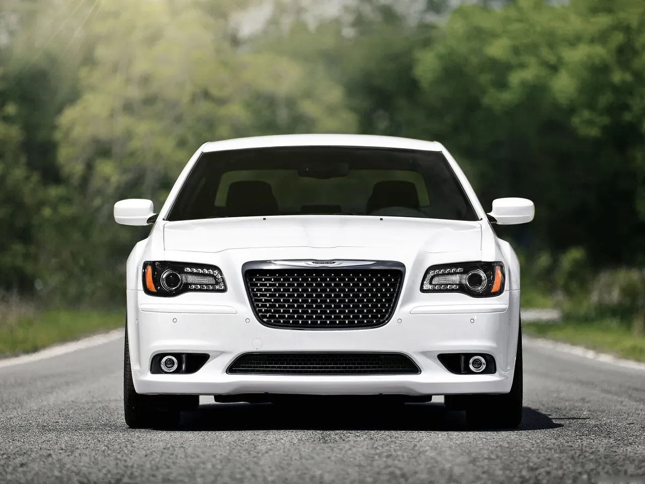 Chrysler 300 SRT8 (2012) – zepředu