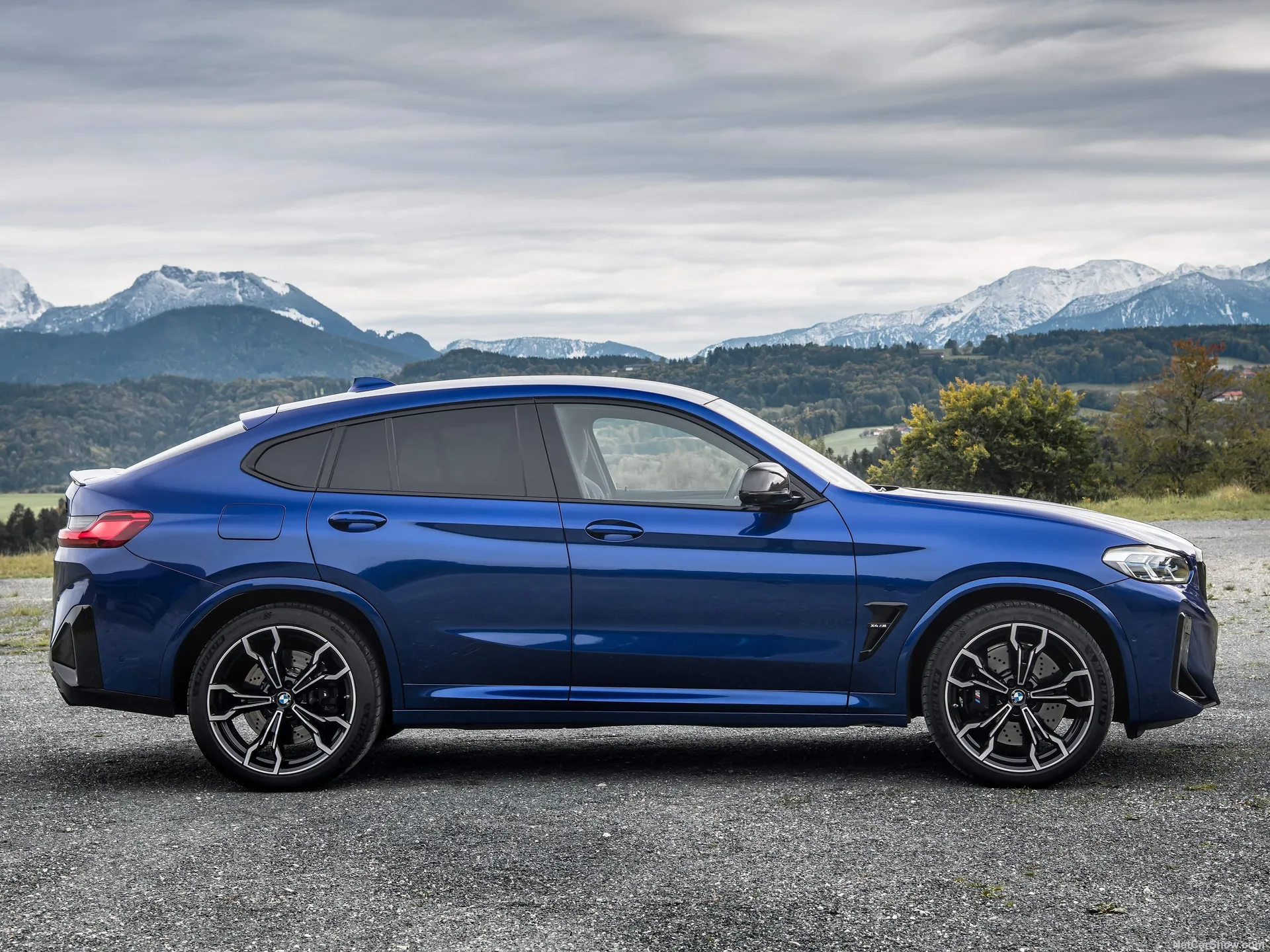 BMW X4 M Competition (2022) – boční profil