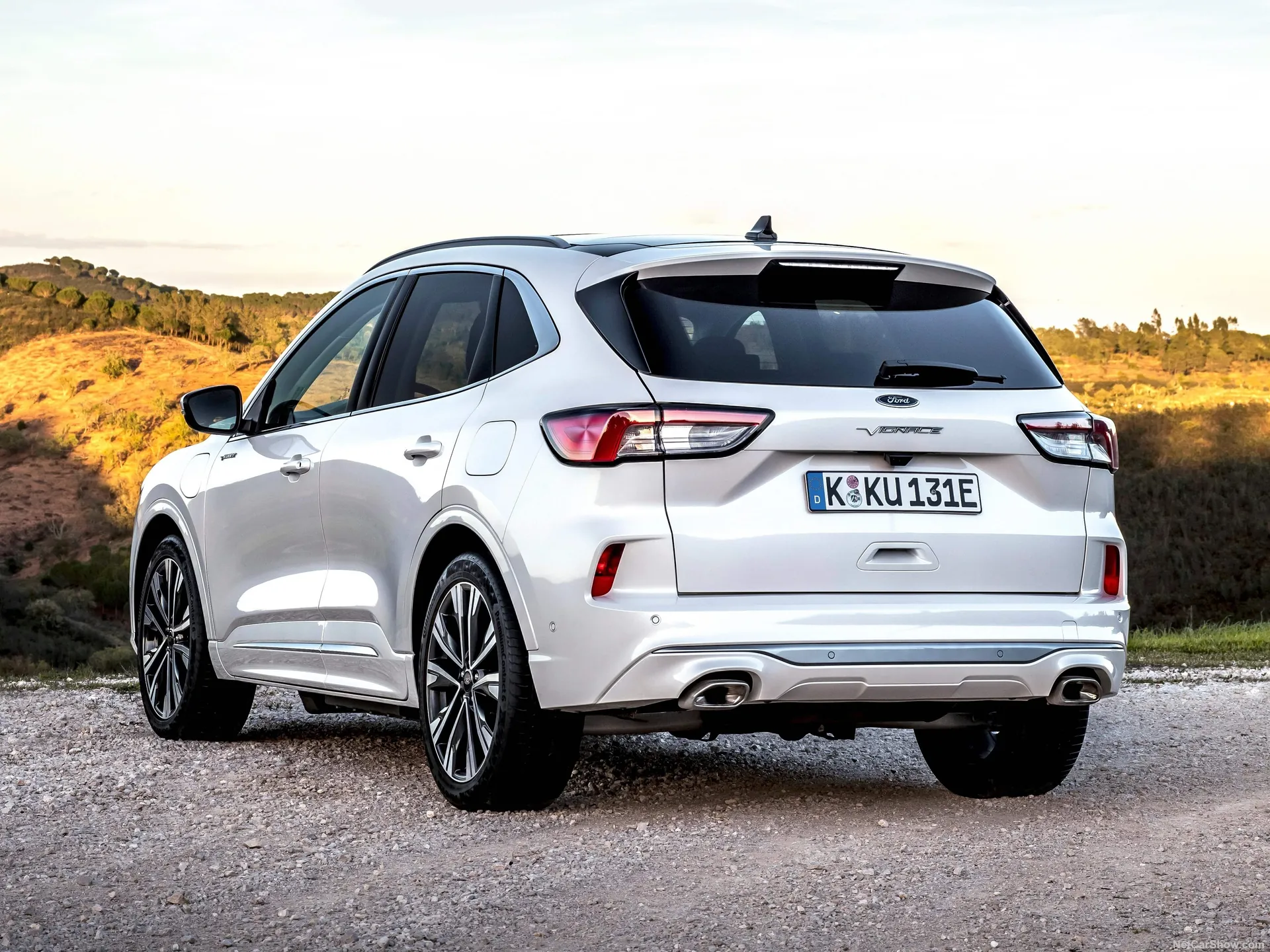 Ford Kuga (2020) - Rear Three-Quarter
