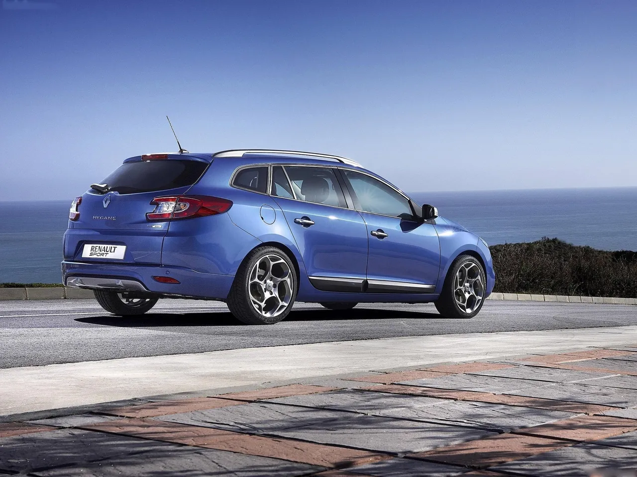 Renault Megane Estate GT (2011) – zadní tříčtvrteční pohled