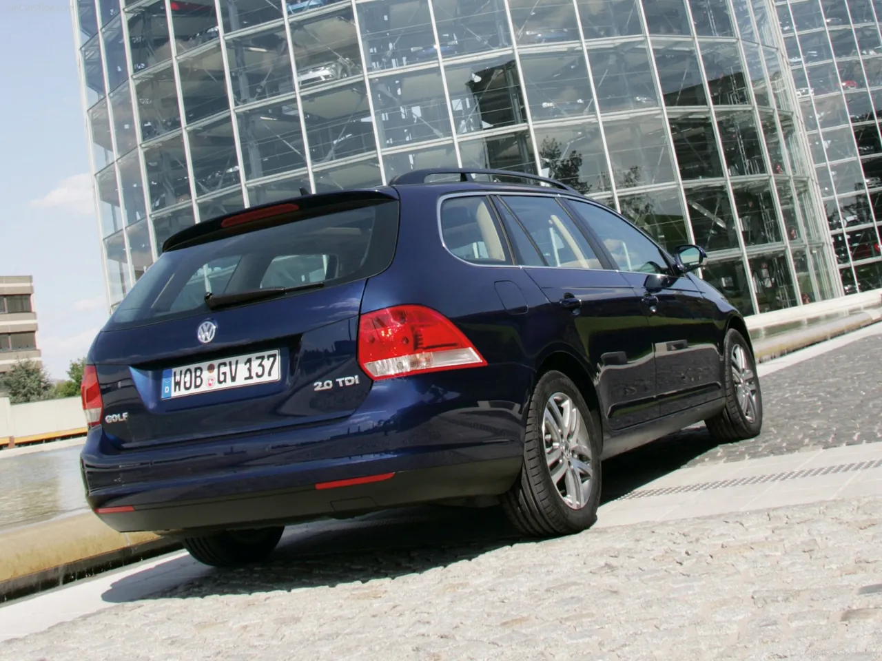 Volkswagen Golf Variant (2008) – zadní tříčtvrteční pohled