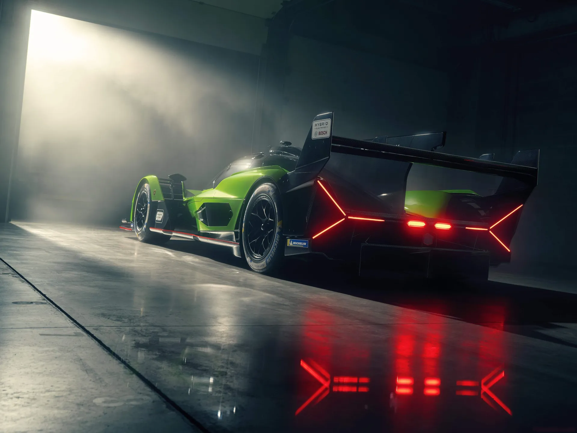 Lamborghini SC63 Racecar (2024) – zadní tříčtvrteční pohled