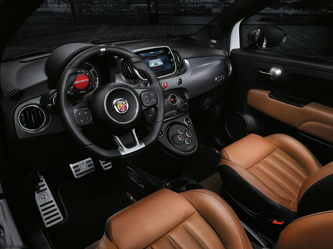 Fiat 595 Abarth (2017) – interiér
