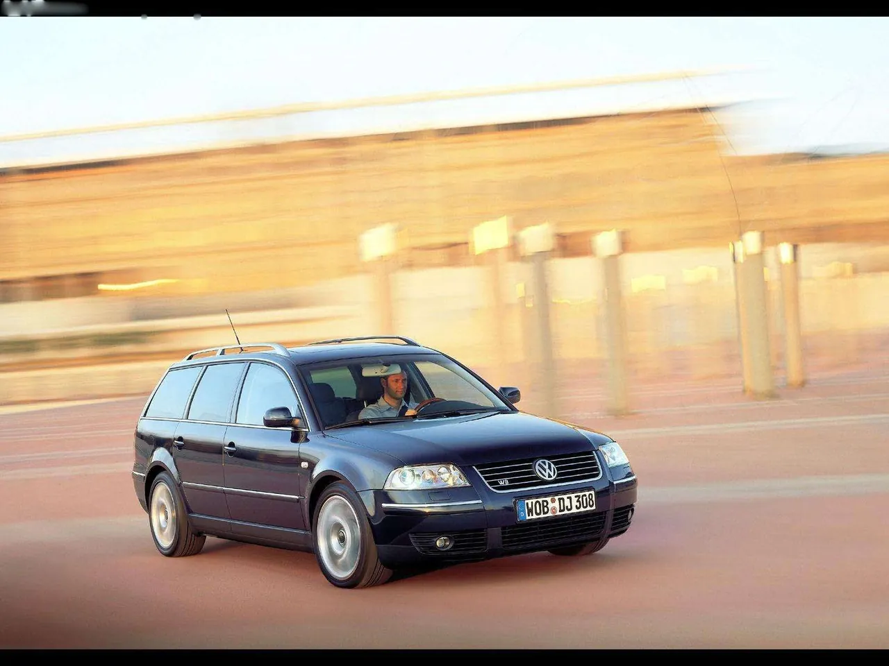 Volkswagen Passat W8 Variant (2001)