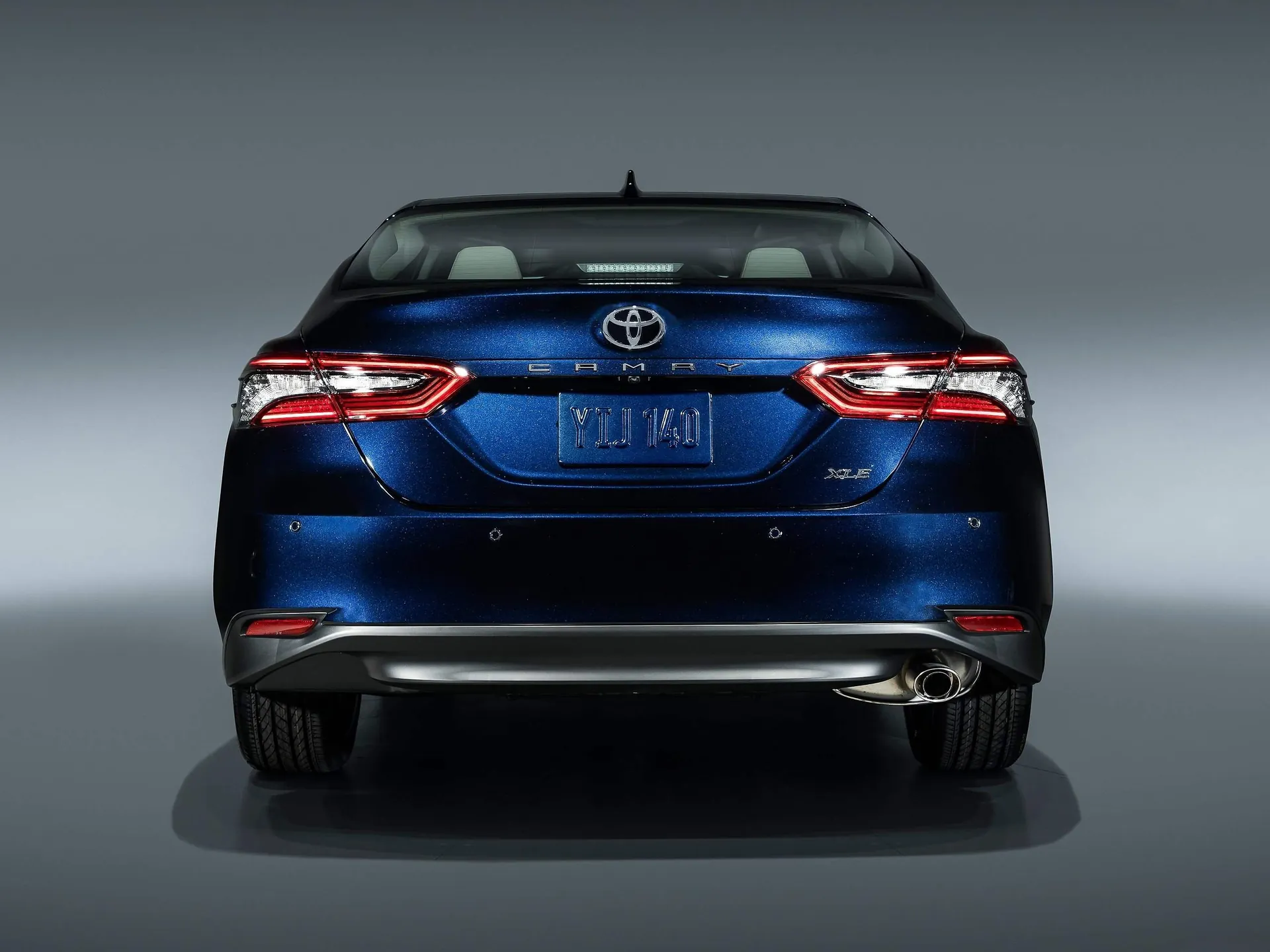 Toyota Camry (2021) – zezadu