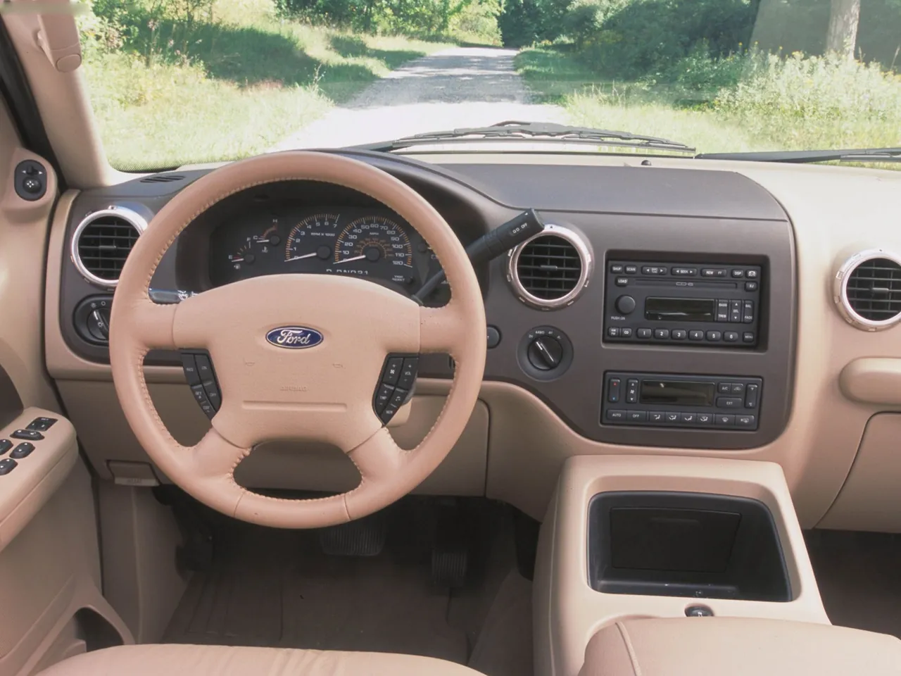 Ford Expedition (2003) – interiér