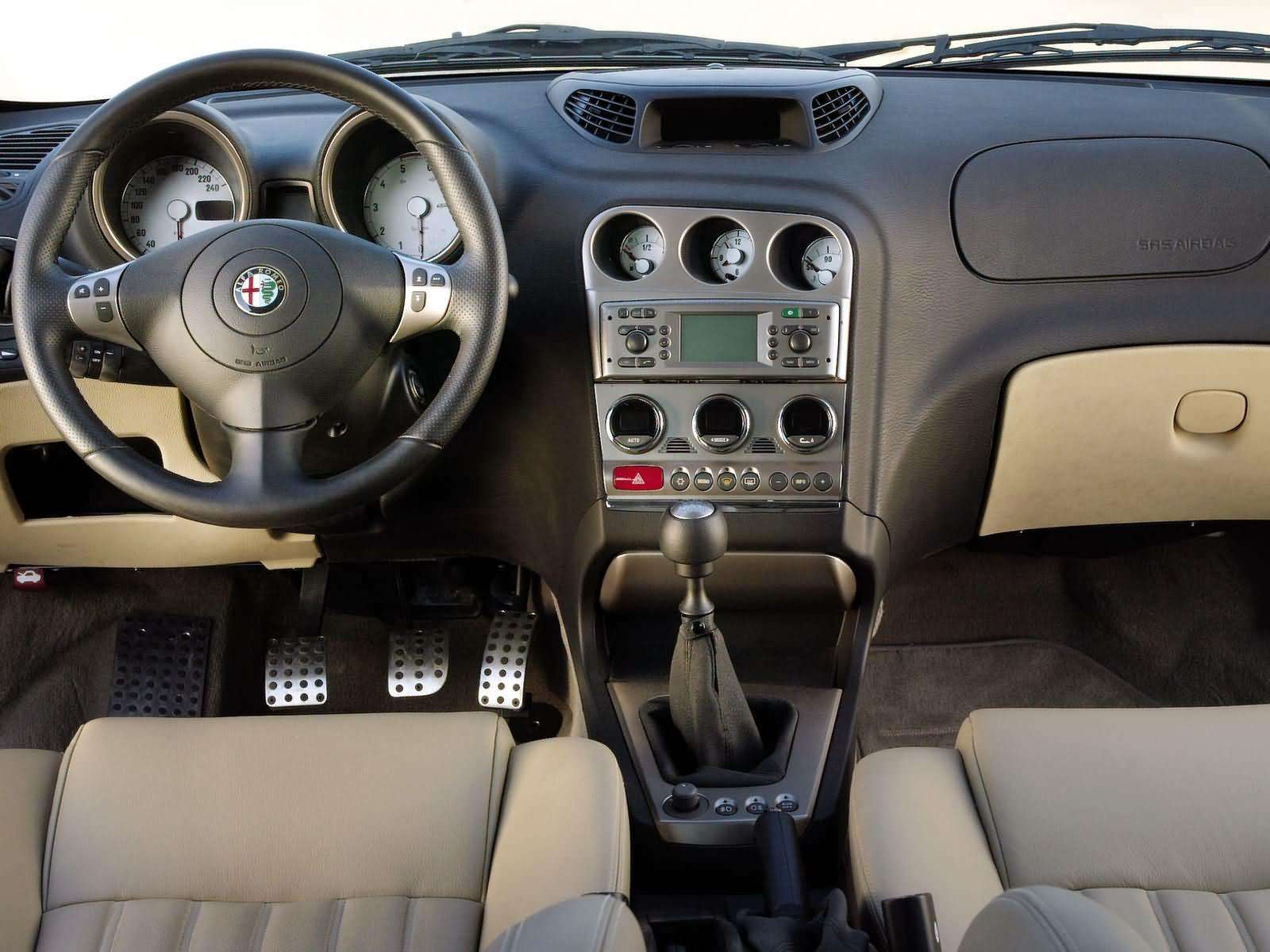 Alfa Romeo 156 Crosswagon Q4 (2004) - Interior