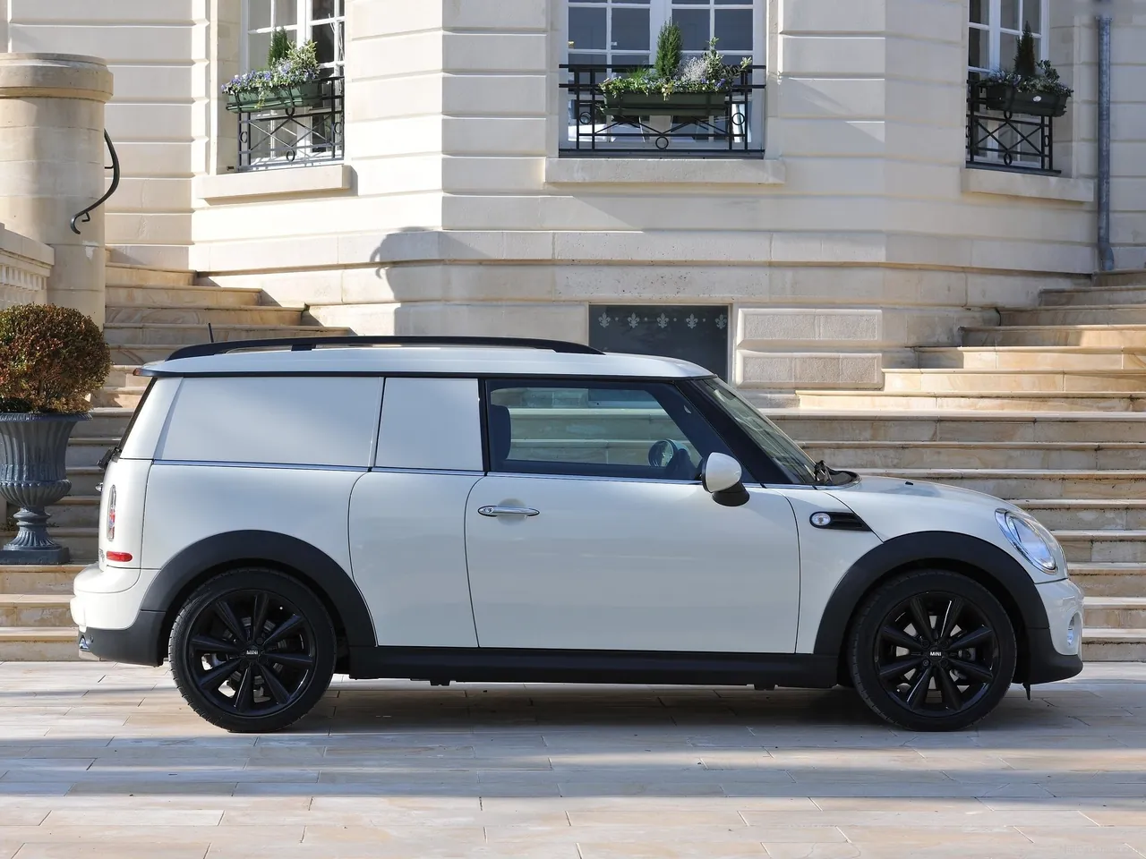 Mini Clubvan (2013) – boční profil