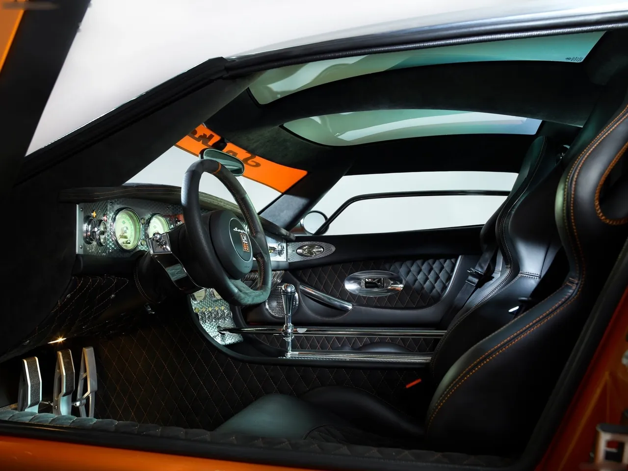 Spyker C8 Laviolette LM85 (2009) – interiér