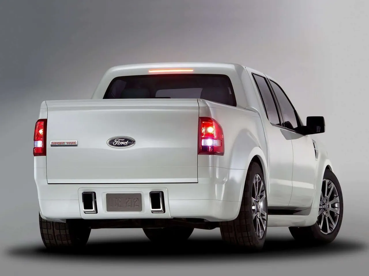 Ford Explorer Sport Trac Concept (2004) – zadní tříčtvrteční pohled