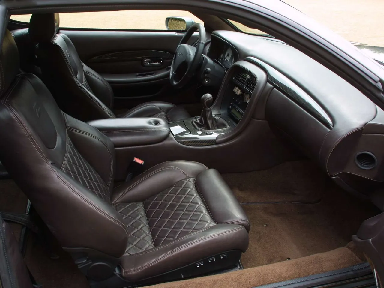 Aston Martin DB7 Vantage Zagato (2002) – interiér