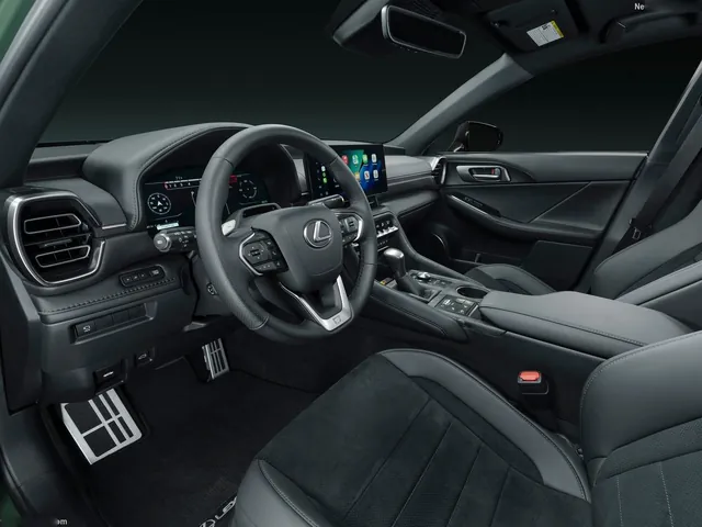 Lexus IS 350 Special Appearance Package (2027)