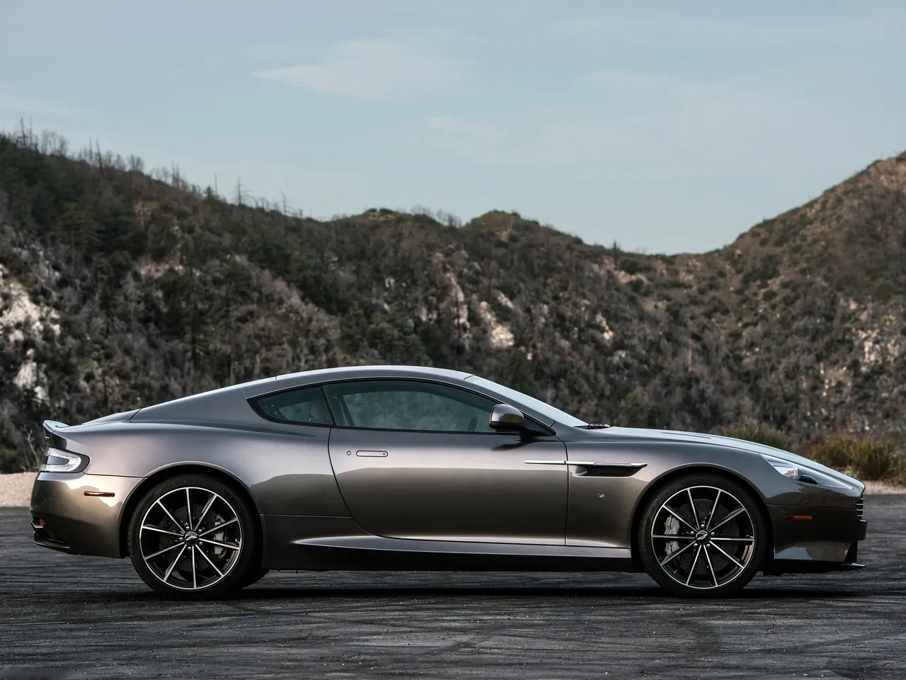 Aston Martin DB9 GT (2016) - Side Profile