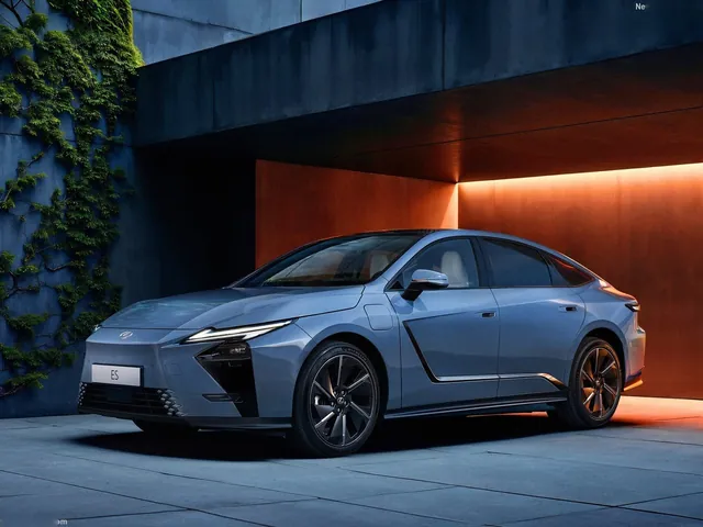 Lexus ES (2026)