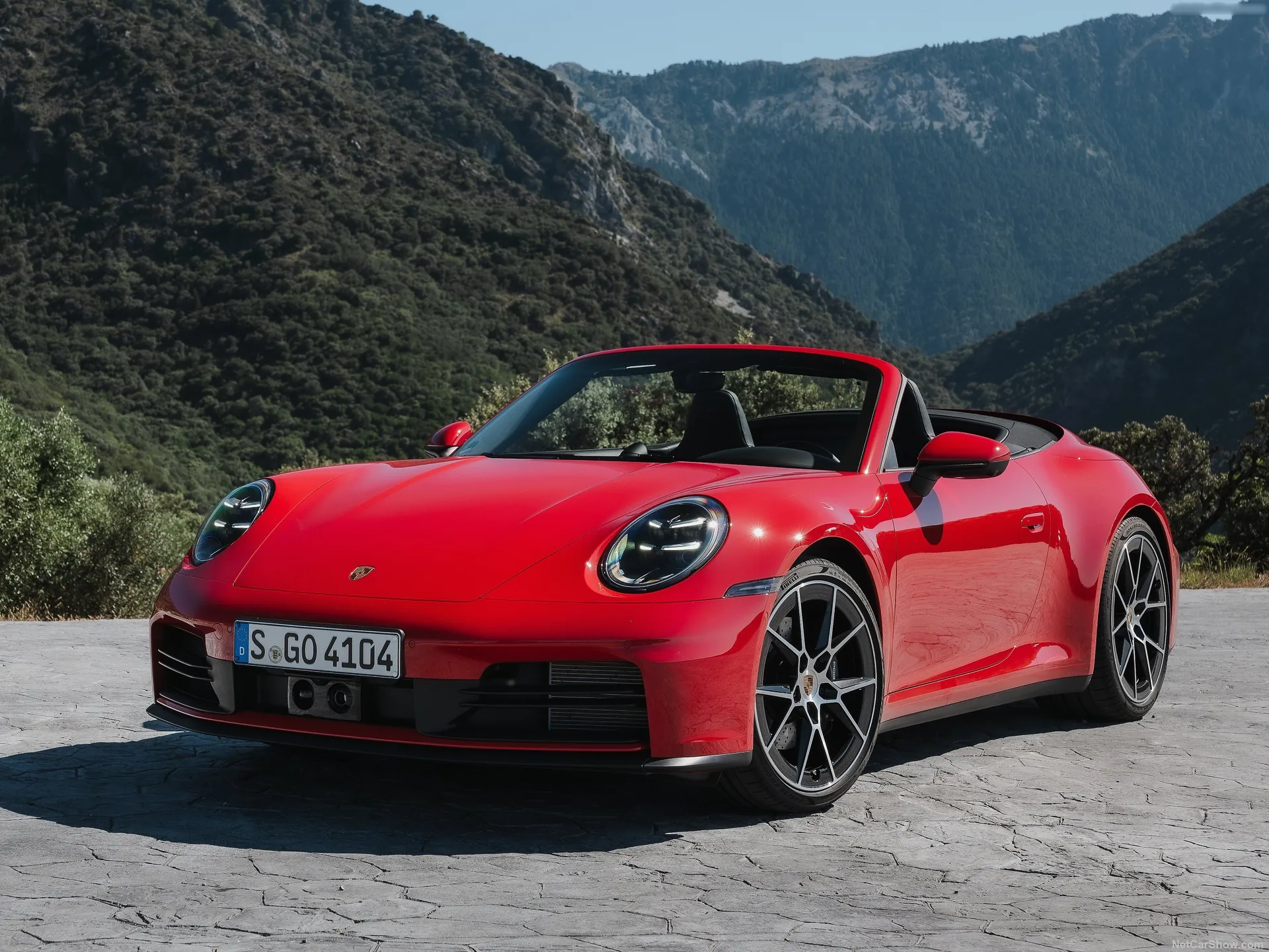 Porsche 911 Carrera Cabriolet (2025)
