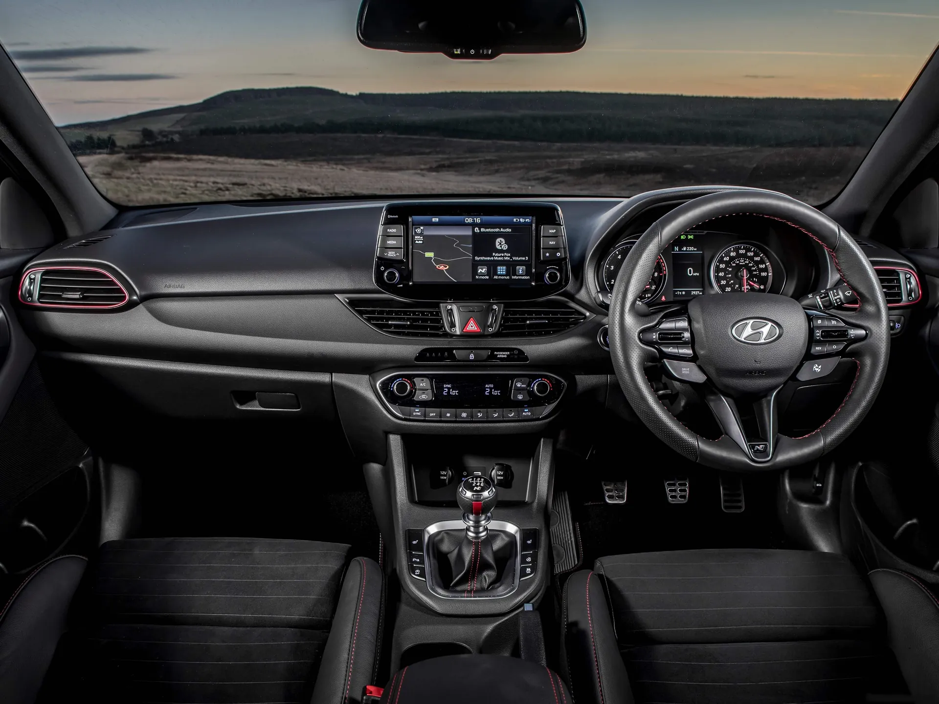 Hyundai i30 Fastback N [UK] (2019) - Interior