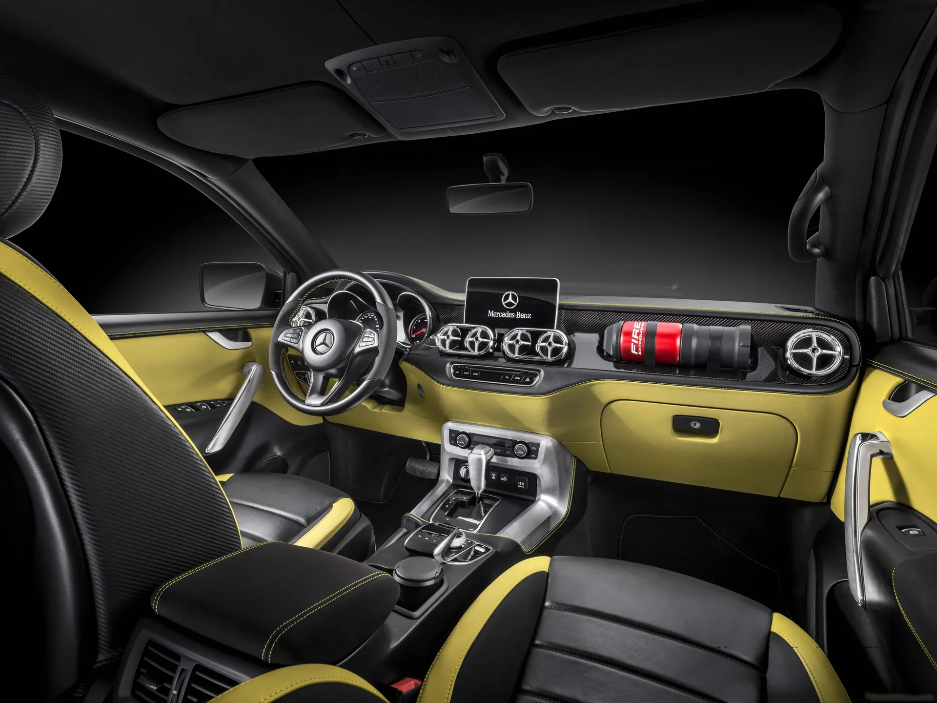 Mercedes-Benz X-Class Pickup Concept (2016) – interiér