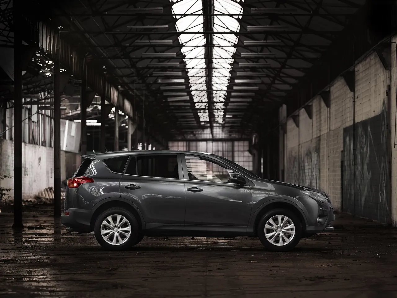 Toyota RAV4 [EU] (2013) – boční profil