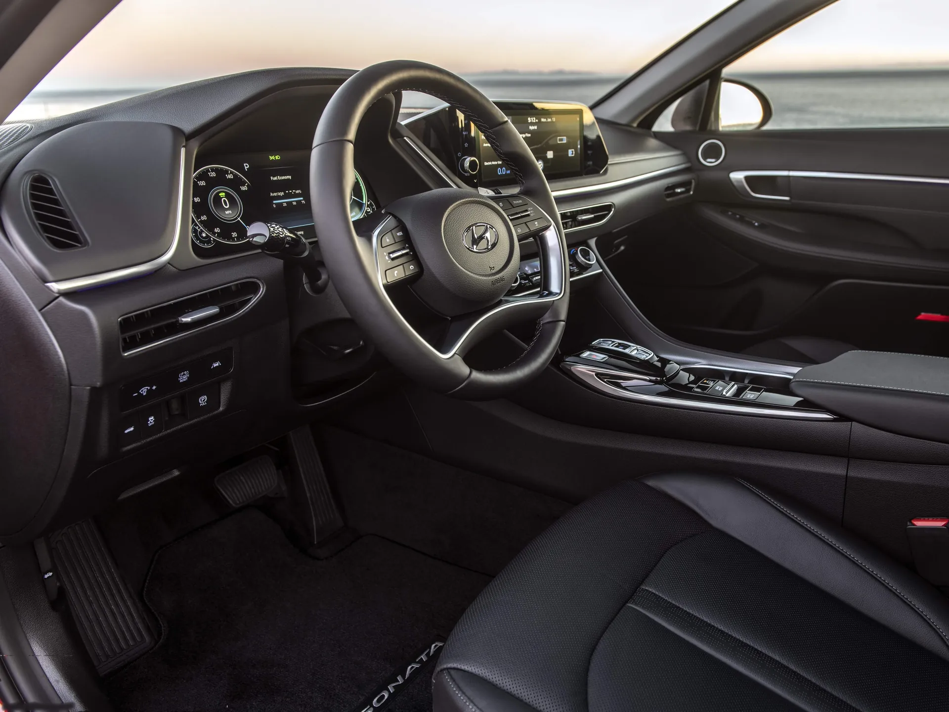 Hyundai Sonata Hybrid (2020) - Interior