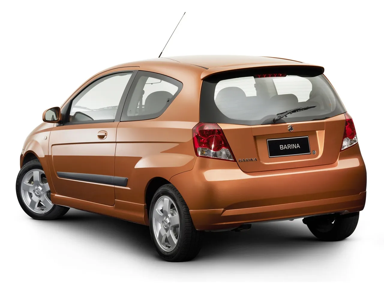 Holden TK Barina Hatch 3-door (2005) – zadní tříčtvrteční pohled