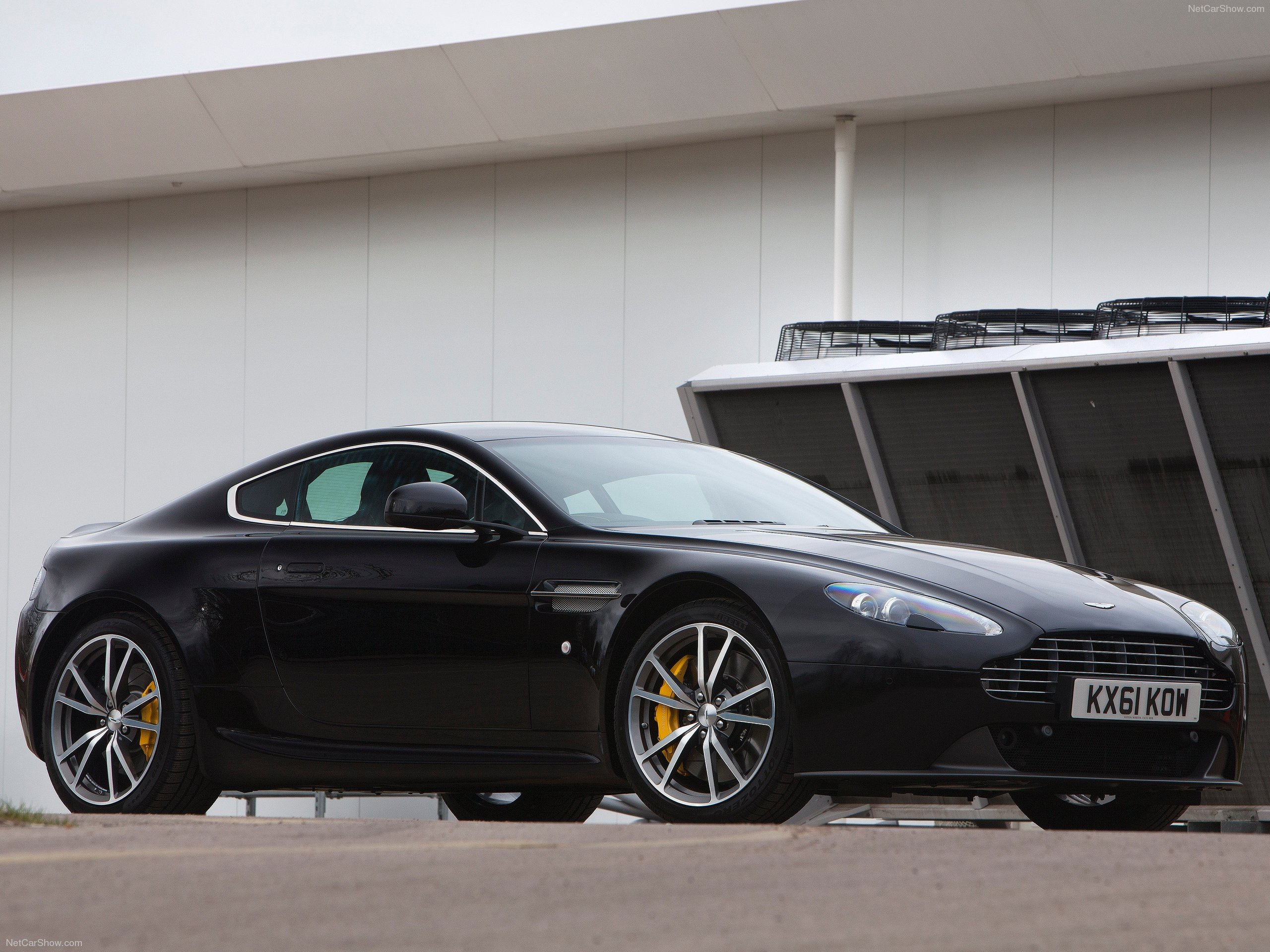 Aston Martin V8 Vantage (2012)