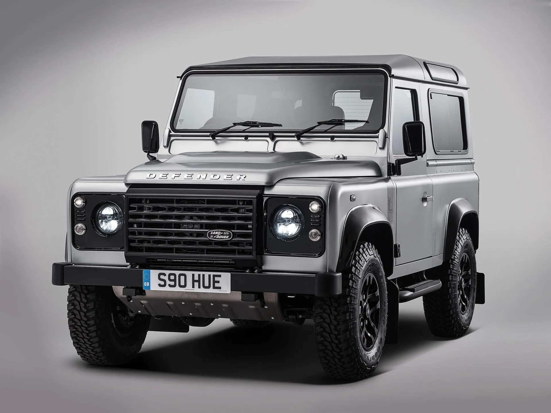 Land Rover Defender 2.000.000 (2015)