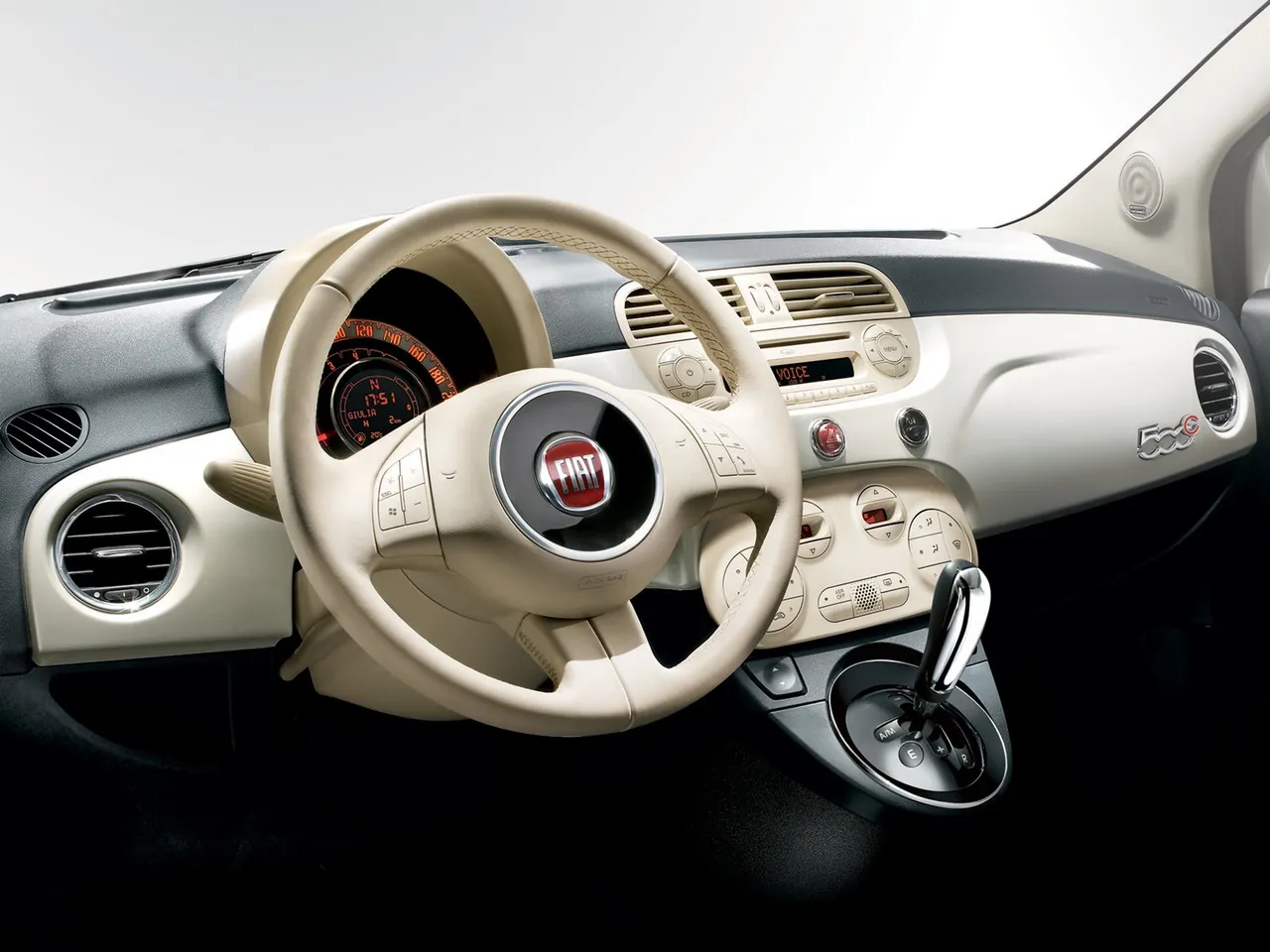Fiat 500C (2010) – interiér