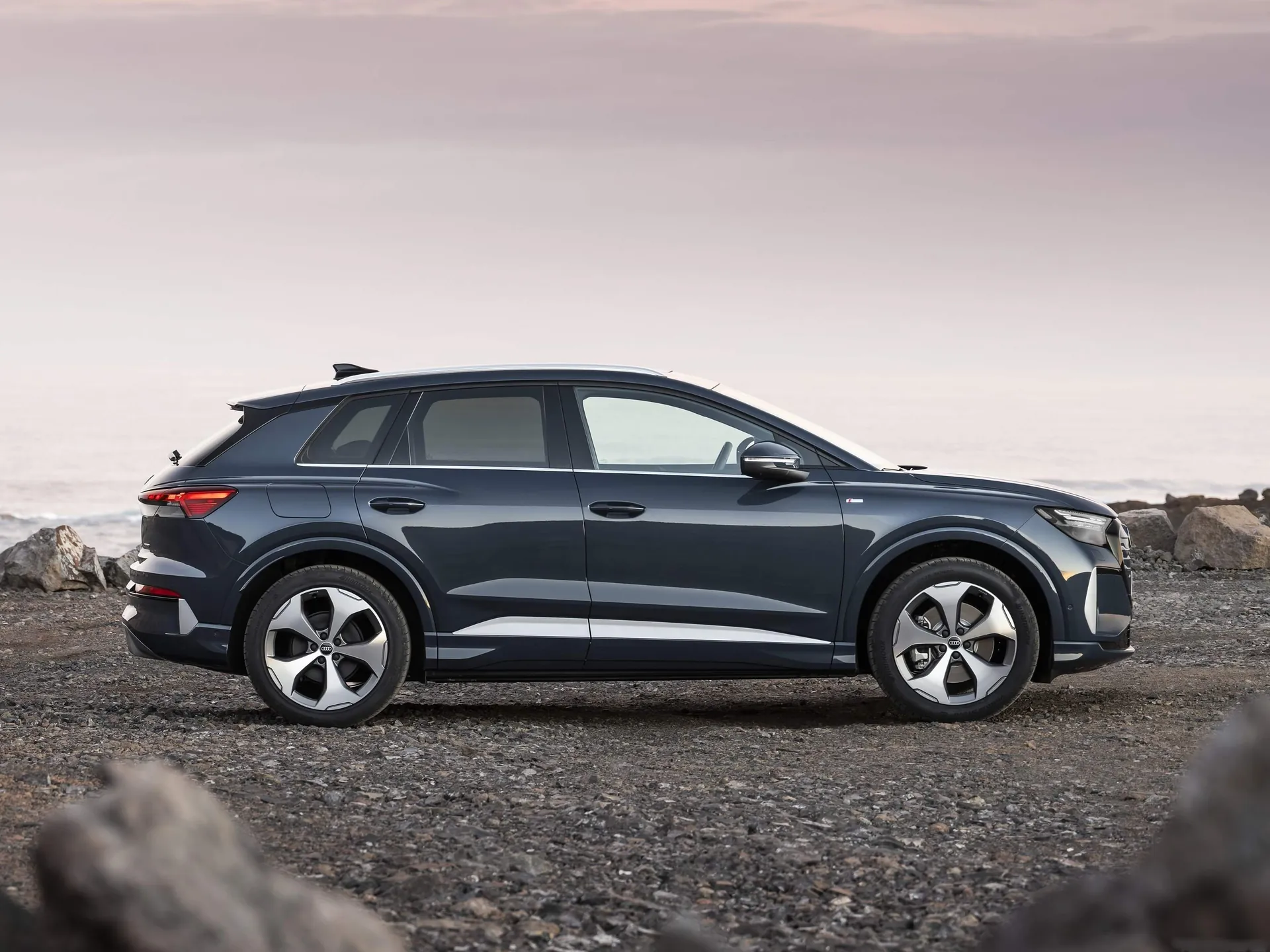 Audi Q4 e-tron (2027) – boční profil