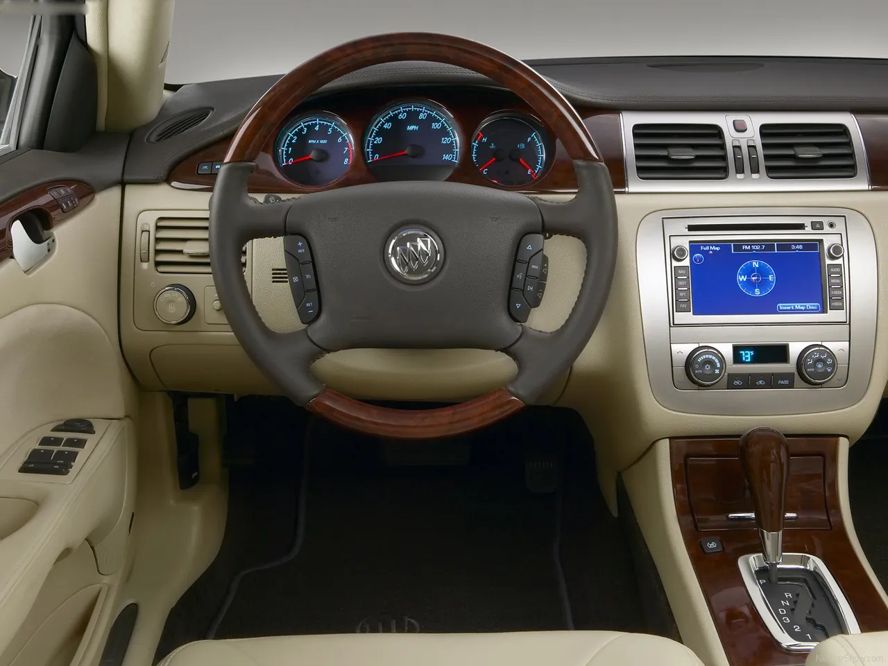 Buick Lucerne Super (2008) – interiér
