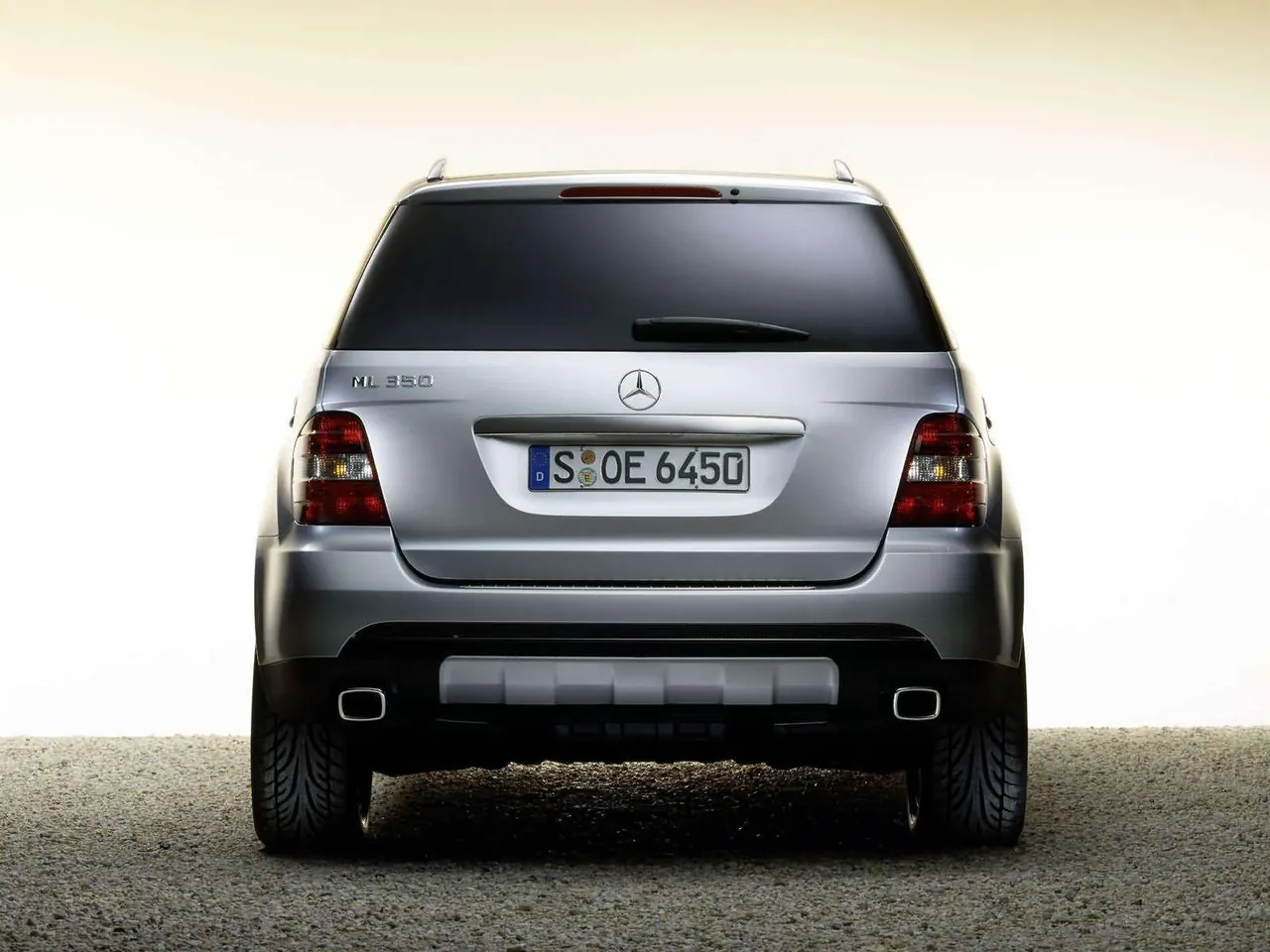 Mercedes-Benz ML350 (2006) - Rear