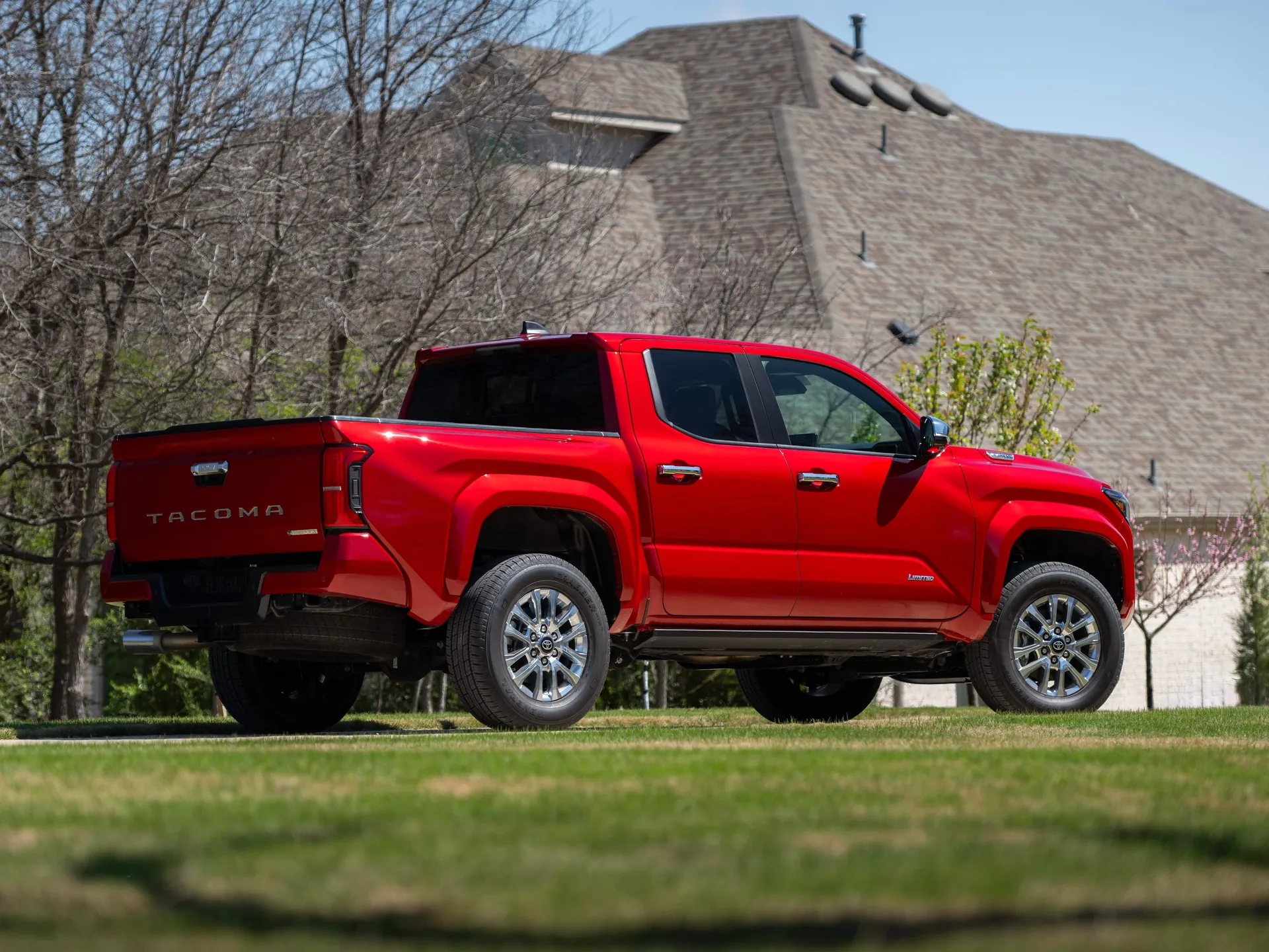 Toyota Tacoma i-FORCE MAX Limited (2024) – zadní tříčtvrteční pohled